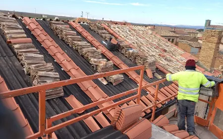 montar onduline bajo teja en tejado antiguo con sustitución de tejas en Soria