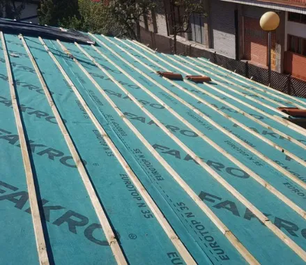 poner onduline en cubierta de panel sandwich en comunidad de Medinaceli, Soria